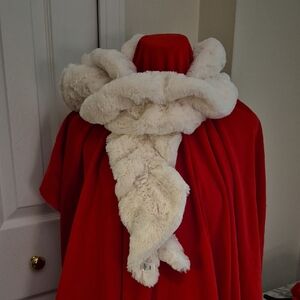 Cream Colored Faux Fur Ruffled Scarf